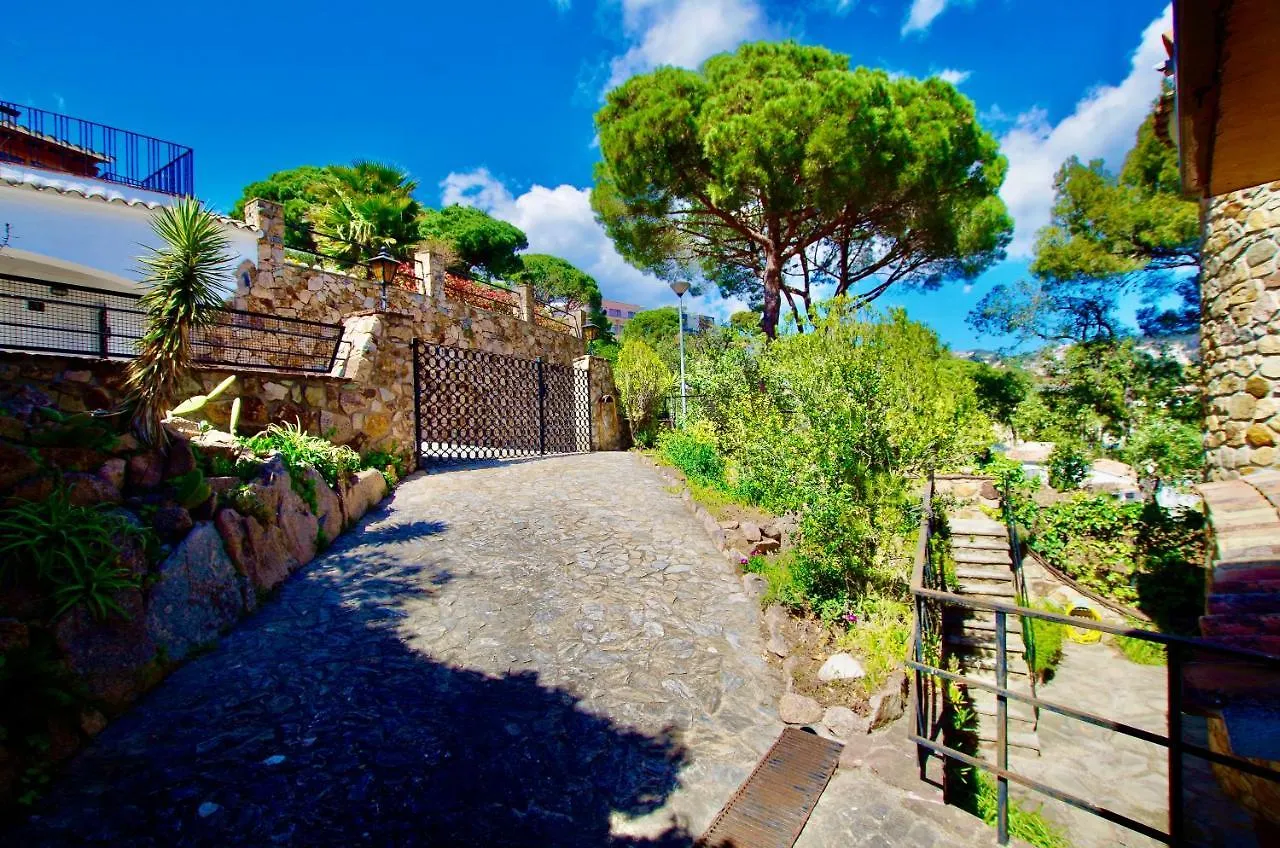 V&V Lloret: Mediterranean Villa with Panoramic Sea Views Lloret de Mar